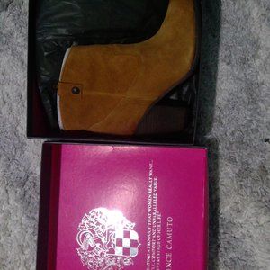 Vince Camuto VC- Hammerton toast aged suede ankle boots